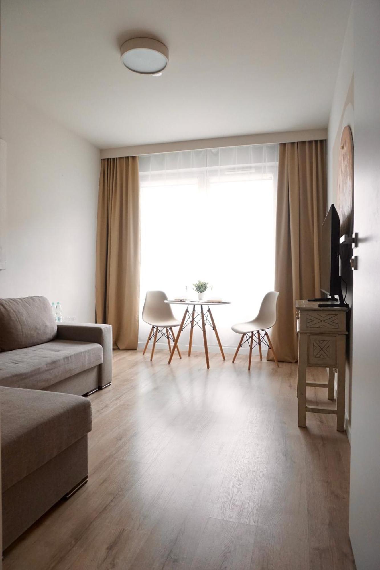 Komputerowa Apartments Airport And Business District Varsó Kültér fotó